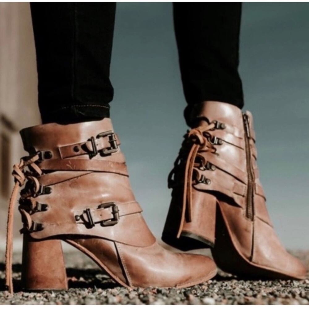 FREEBIRD BY STEVEN Hero Ankle Booties Taupe 9